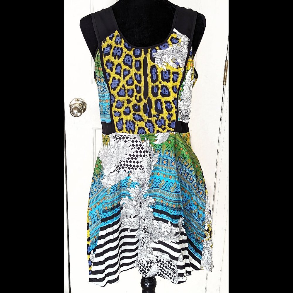 NWT W118 by WALTER BAKER Sz L CHLOE Back Zip Multi-Print Sleeveless Cotton Dress - Picture 2 of 3